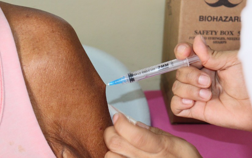 Centros de Salud desarrollan jornada de vacunación contra la Covid-19