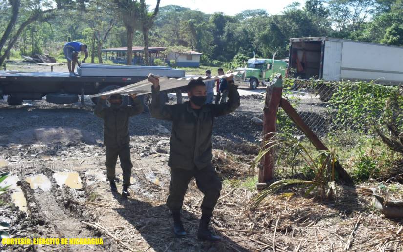 Ejército de Nicaragua realiza descargue de bono tecnológico en el Caribe Norte