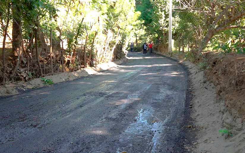 Alcaldía de Managua asfalta cinco cuadras en la comarca San Isidro de la Cruz Verde