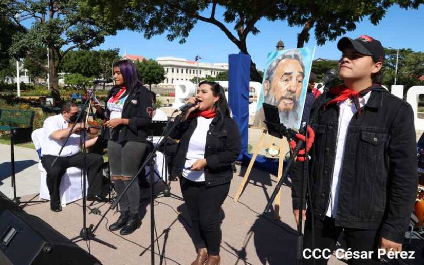 Juventud nicaragüense recuerda legado del Comandante Fidel con música y arte