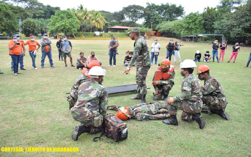 Ejército de Nicaragua capacita a brigadistas comunitarios en Villa El Carmen