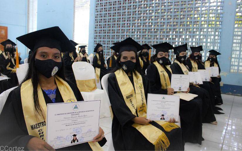 Graduación de 40 maestros fortalece educación en las escuelas públicas de Nicaragua