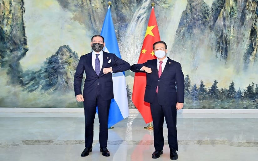 Nicaragua y China se dan la mano