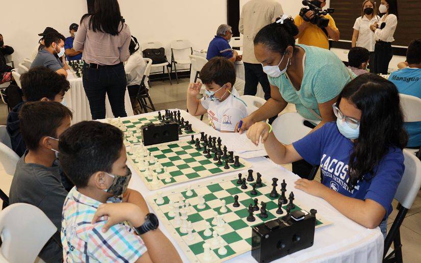 Alcaldía de Managua celebra con deportistas torneo navideño de ajedrez en Managua