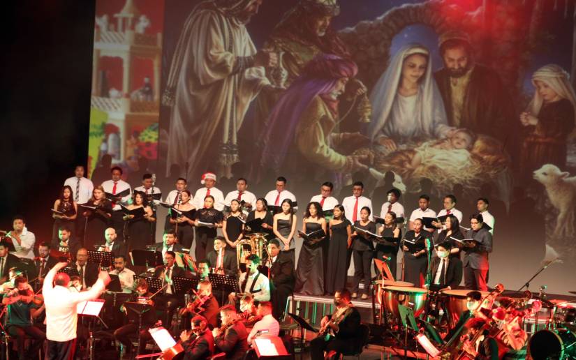 Adultos mayores disfrutan de concierto navideño en Teatro Nacional Rubén Darío