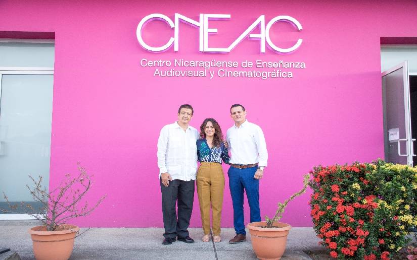 Embajador de Cuba visita la Cinemateca Nacional de Nicaragua 