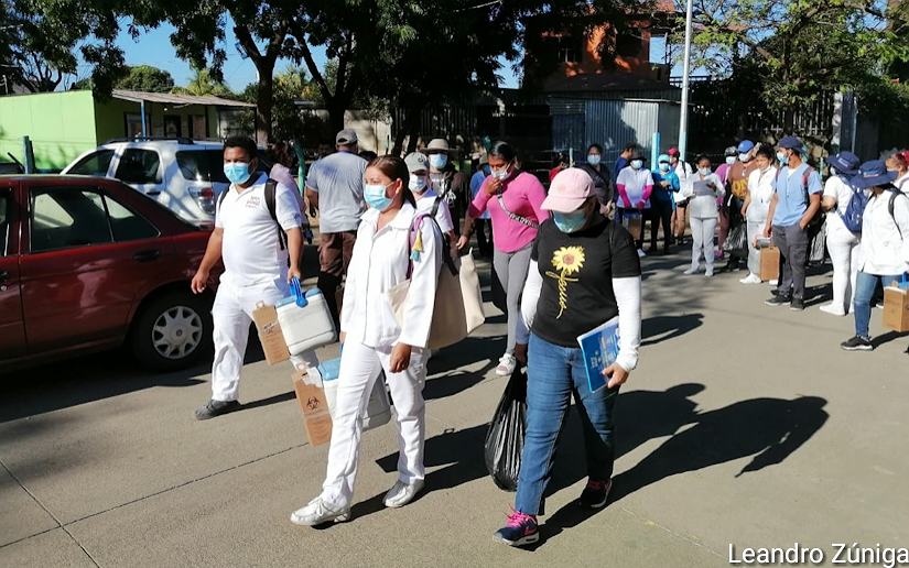 Plan de vacunación casa a casa llega a familias del barrio Concepción de María