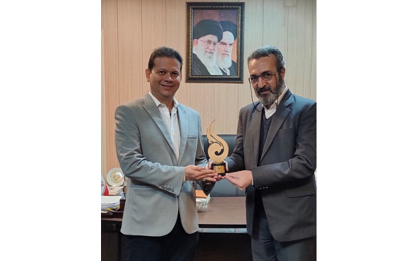Embajador de Nicaragua visita el Centro de Literatura Moderna de Irán