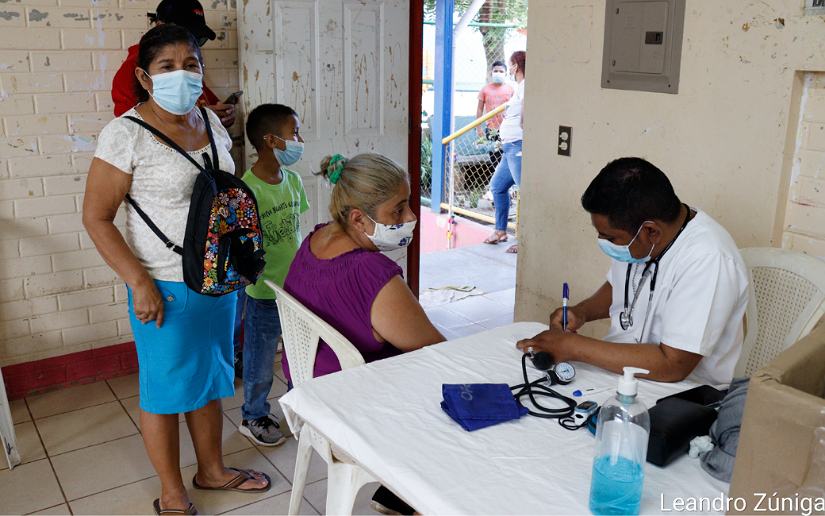 Familias del barrio Naciones Unidas participan en feria de salud
