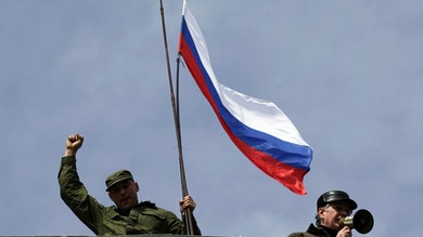 Izan bandera rusa sobre cuartel general de la Marina en Sebastopol