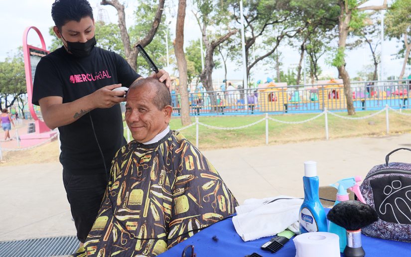 Realizan primera mega simultánea de barbershop en Managua