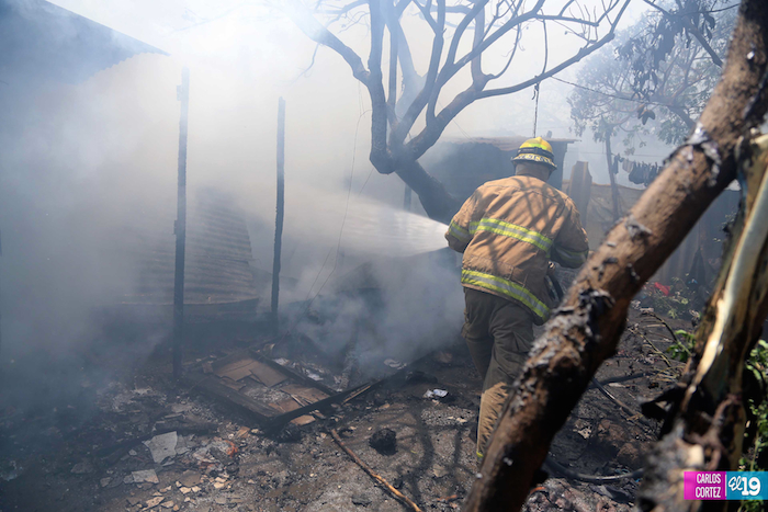 Cinco casas totalmente quemadas en barrio La Arenera de Ciudad Sandino