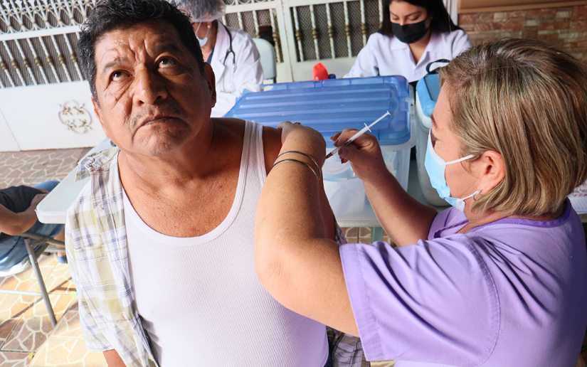 Acercan servicios de salud al barrio San Sebastián