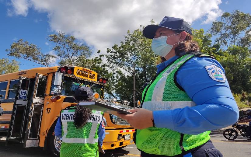 Policía Nacional inicia inspección mecánica a transportes escolares