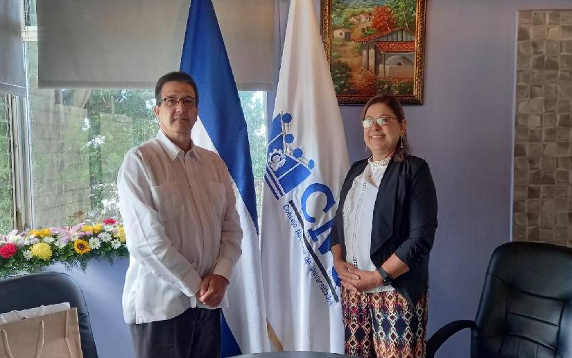 Embajador de Cuba en encuentro con el Consejo Nacional de Universidades
