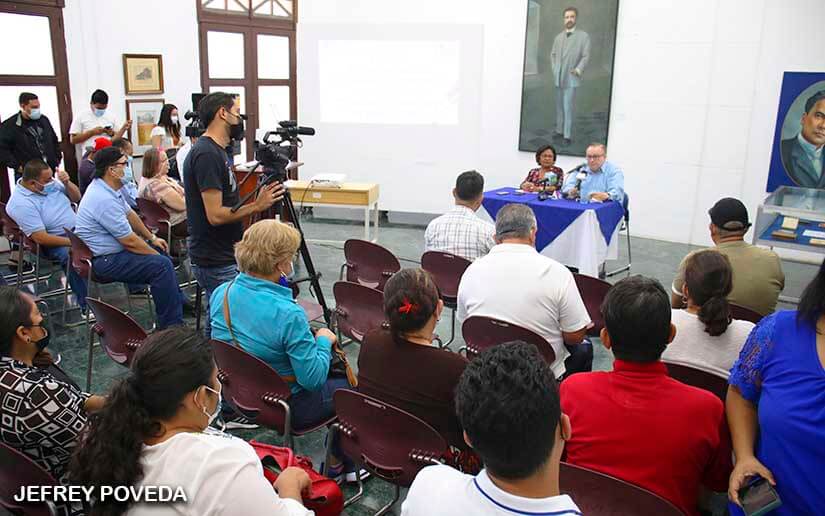 Inician festejos a Rubén Darío con conversatorio sobre sus primeras obras
