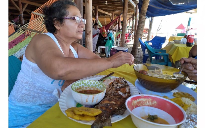 Delicias del mar que las familias nicaragüenses disfrutan en Pochomil