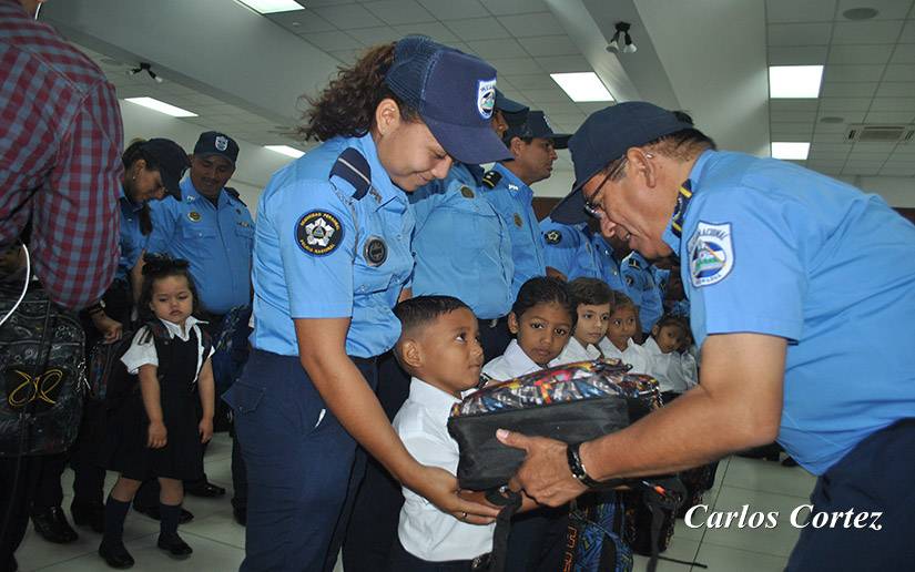 Gobierno de Nicaragua entregará 15 mil paquetes escolares a hijos de Policías