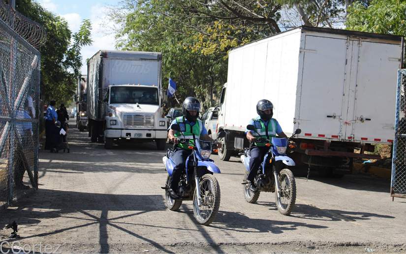 Policía Nacional y Mined trasladan paquetes escolares a los distritos de Managua