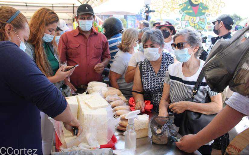 Capitalinos participan en exitosa feria de los lácteos
