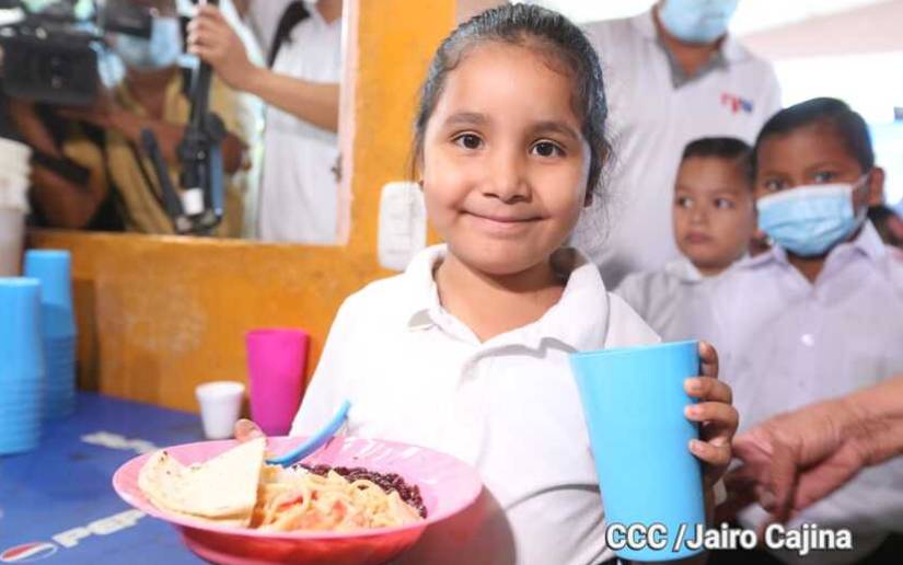 Estudiantes de Nicaragua disfrutan de la Merienda Escolar en su primer día de clases