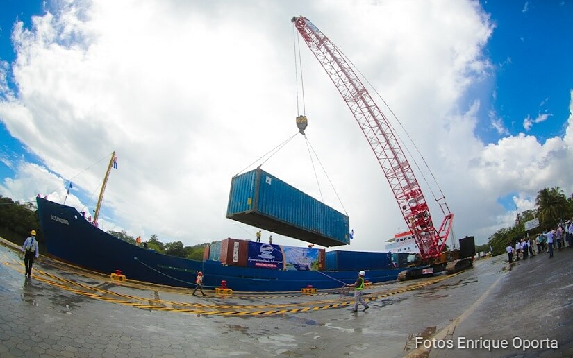 EPN reporta dinamización económica de exportaciones en el Puerto Arlen Siu