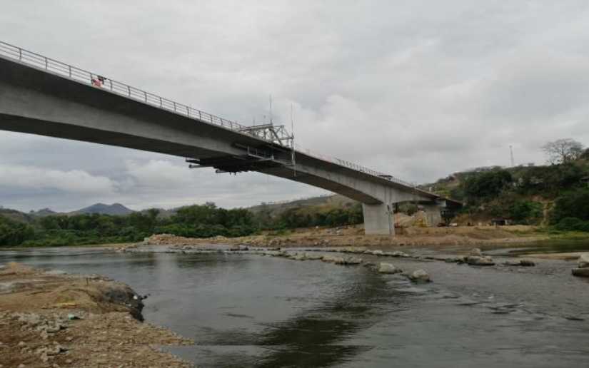 Puente Wiwilí con el 98% de avance