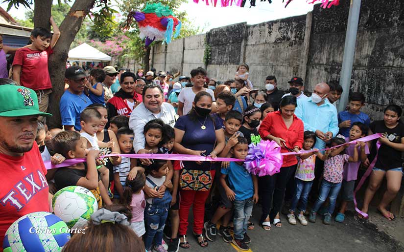 Programa Calles para el Pueblo llega a familias del barrio Carlos Núñez
