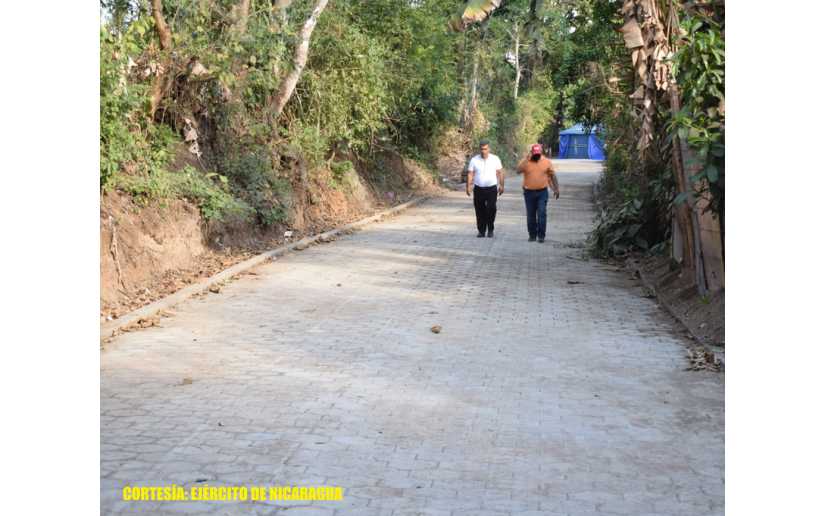 Ejército inauguró rehabilitación de 520 metros lineales de calles adoquinadas