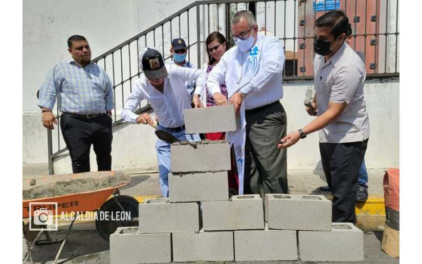 Inició construcción de nuevo paseo peatonal en León