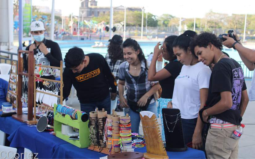Minjuve celebra primer Feria de Verano en el Parque Luis Alfonso Velásquez Flores