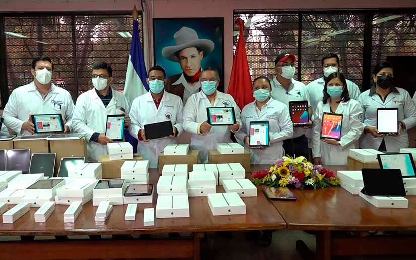 Minsa entrega tabletas para el fortalecimiento de la telemedicina en Nicaragua
