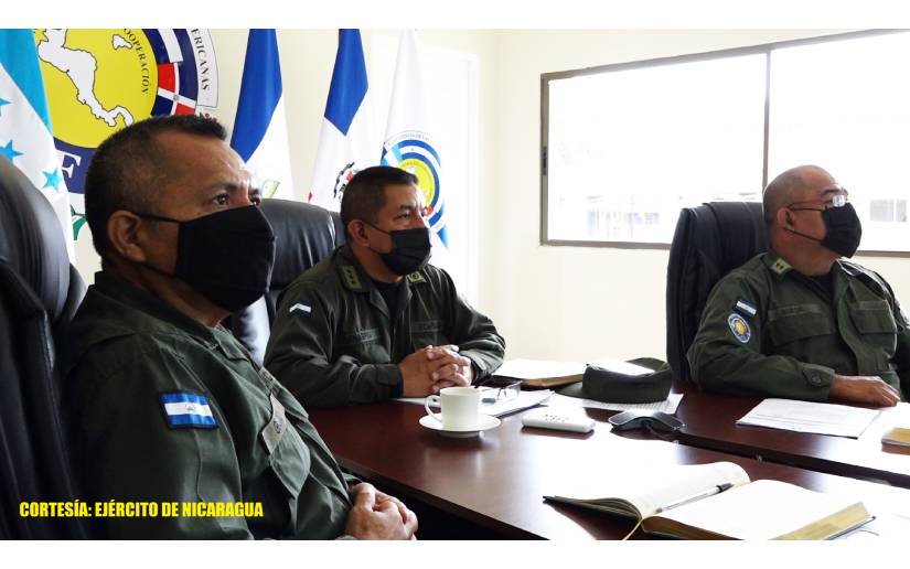 Ejército de Nicaragua en reunión para visita de intercambio de industrias militares
