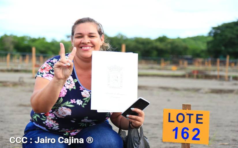 En Masaya entregan lotes del programa Bismarck Martínez a casi 200 madres