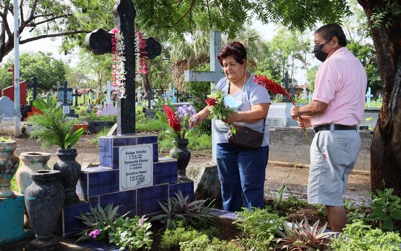 Familias de Managua recuerdan a las madres que han partido del plano terrenal