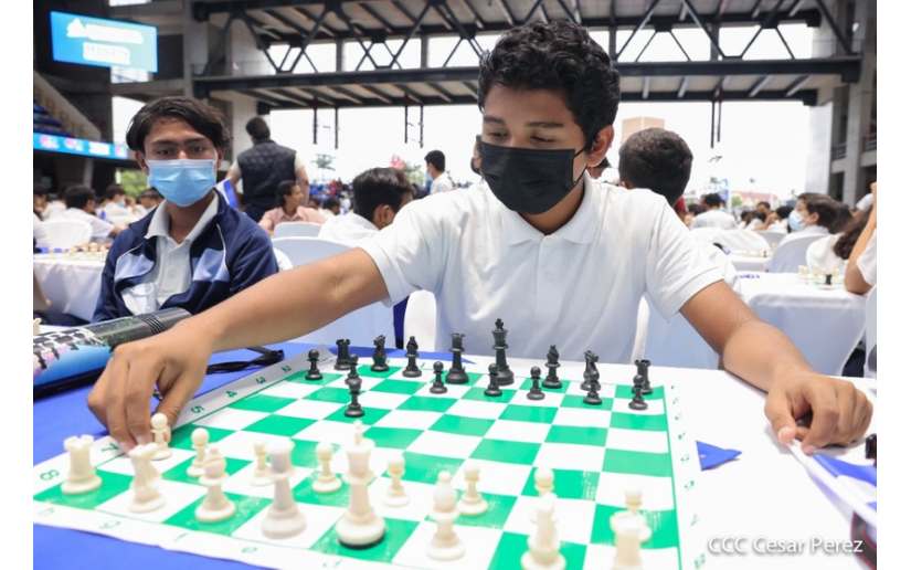 Estudiantes de secundaria participaron en torneo nacional de ajedrez