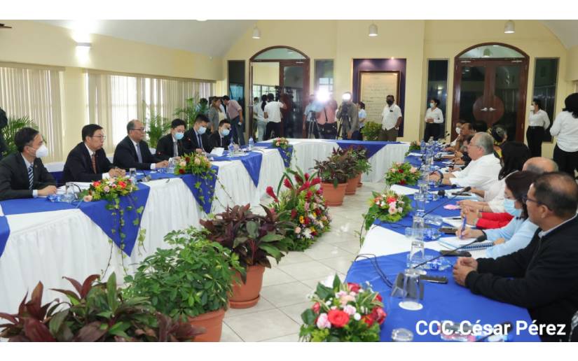 Asamblea Nacional se reúne con el Señor Qiu Xiaoqi