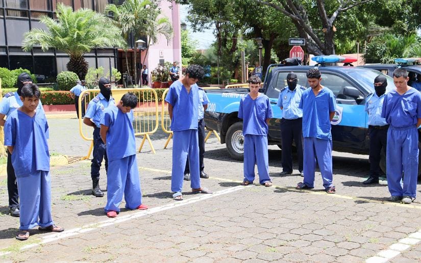 Policía Nacional presenta a 42 personas detenidas por delitos de peligrosidad