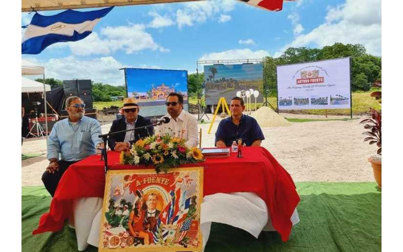 Colocación de la Primera Piedra de Construcción de Fábrica de Puros