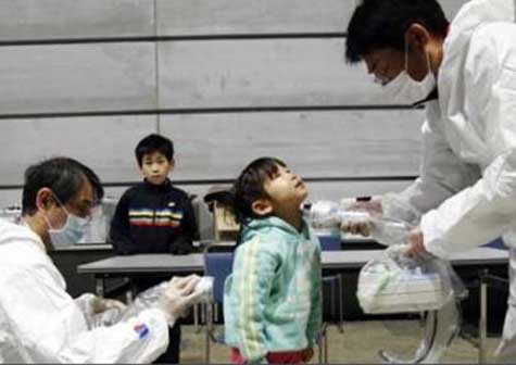 Hallan contaminación radiactiva en piscinas infantiles de Fukushima
