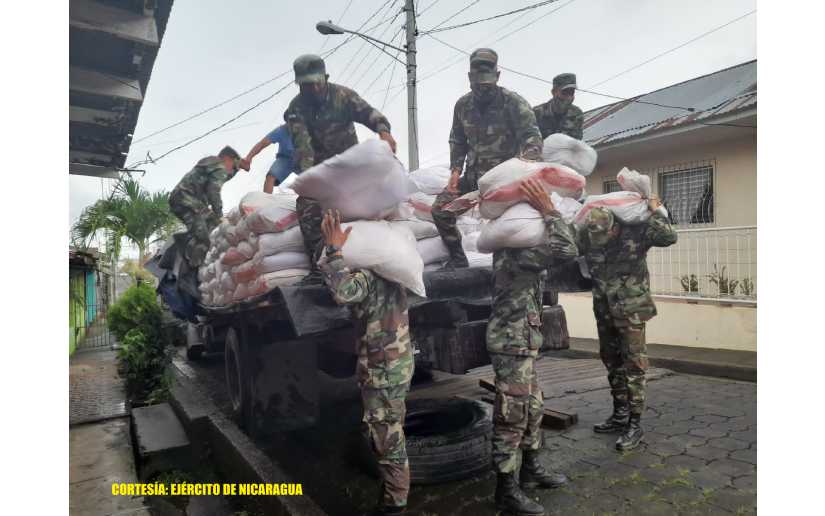 Ejército de Nicaragua realizó el descargue de paquetes alimenticios 