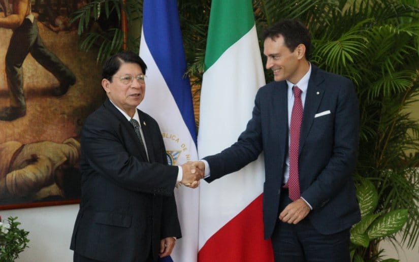 Nuevo Embajador de Italia en Nicaragua presenta Copias de Estilo en Cancillería