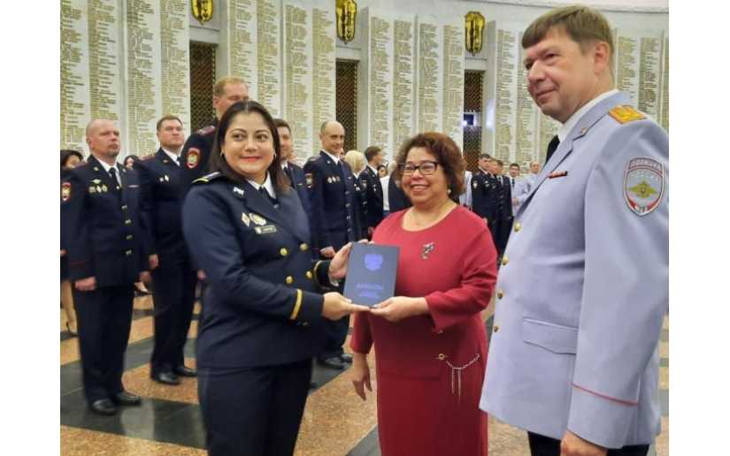 Estudiantes de la Policía Nacional se gradúan de la Academia del Interior de Rusia