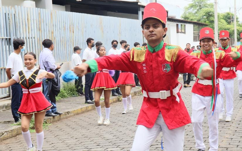 Estudiantes participan en festivales escolares a nivel nacional