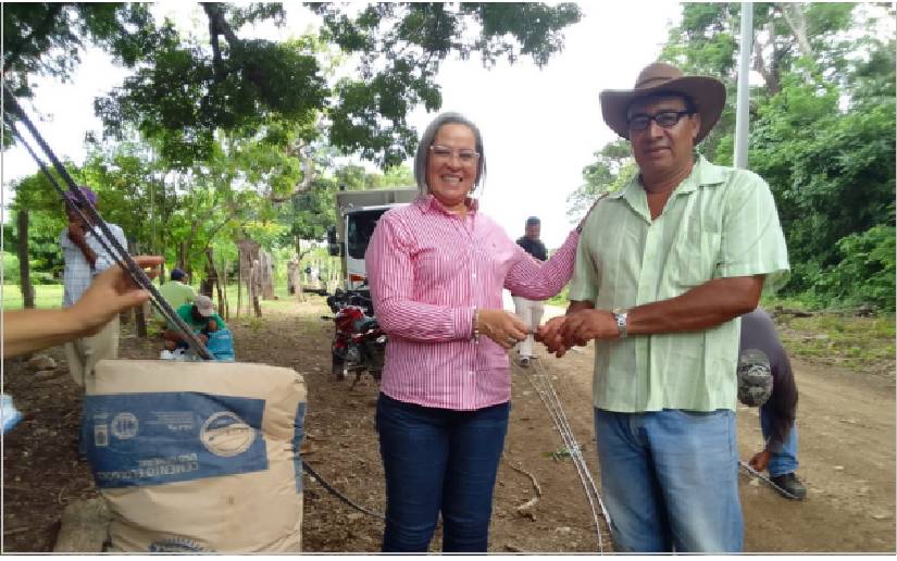 Entregan tapas de pozos comunitarios en comunidades de Santa Teresa