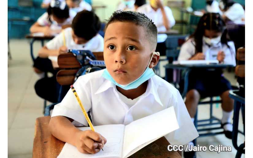 ¿De qué manera el Gobierno Sandinista fortalece la educación en Nicaragua?