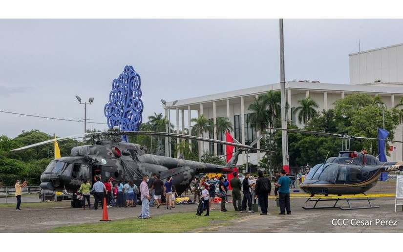 Familias disfrutan de la Exposición Estática del Ejército de Nicaragua