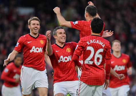Manchester United es campeón de la Premier gracias a Van Persie