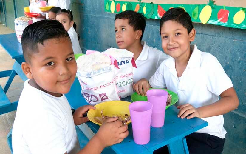 Centros educativos de Managua reciben tercera entrega de merienda escolar