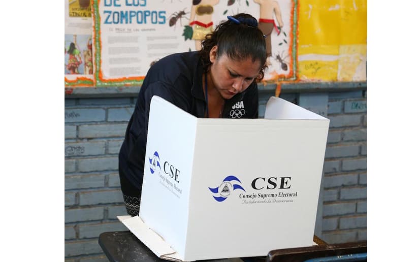 CSE ratifica ubicación de Partidos y Alianzas Políticas en Boleta Electoral
